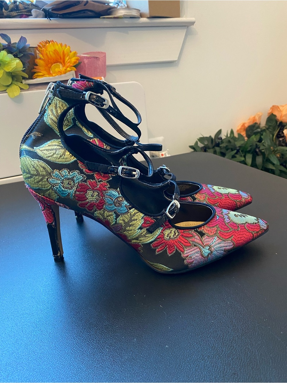 Marc Fisher Heels Women Size 8 M Joey Floral Stiletto 3" - Picture 3 of 8
